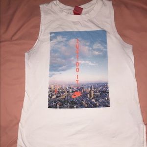 Nike sky line tank shirt